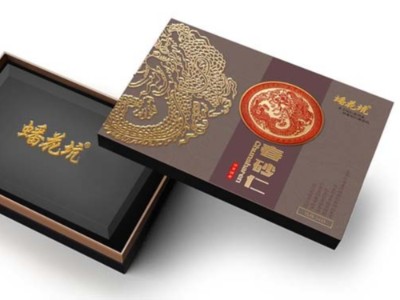禮盒廠家搭配這樣的內(nèi)托，保健品包裝盒真上檔次