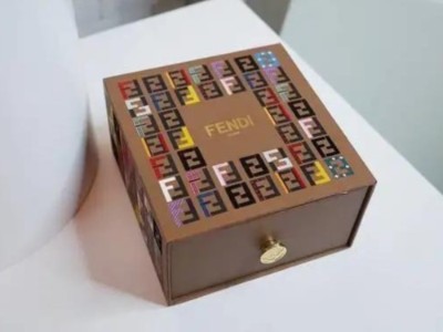 中秋送什么禮？精品盒廠家挑選幾款月餅禮盒，送禮倍有面子！